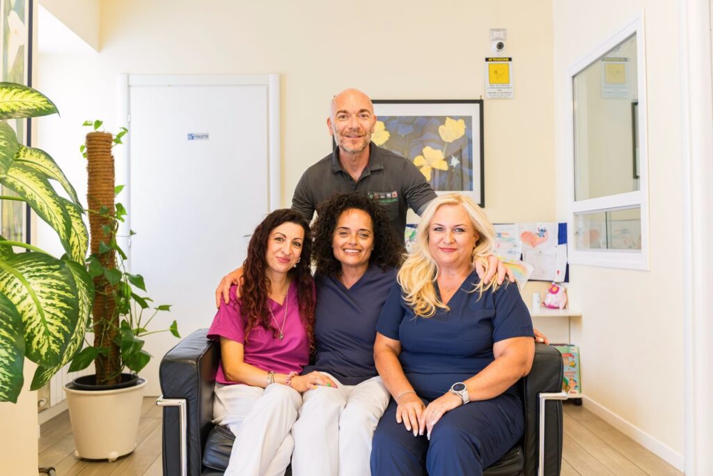 Il team dello studio dentistico Caporossi a Viterbo