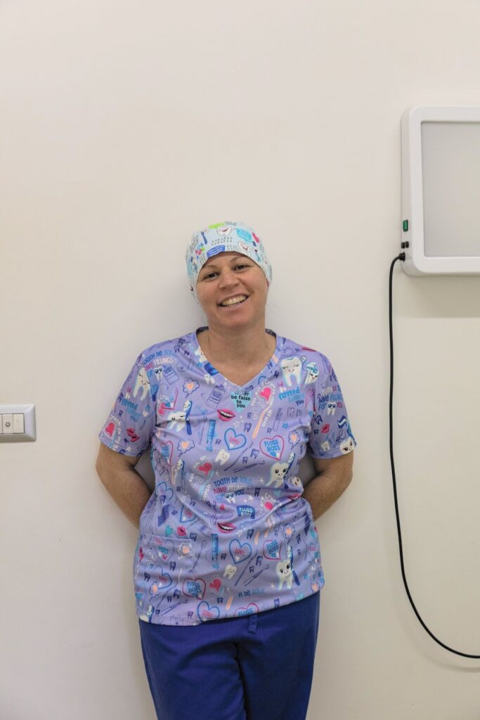 Una professionista dello studio dentistico Caporossi a Viterbo